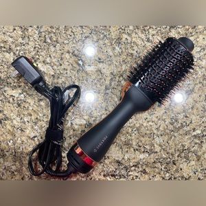 FoxyBae round Brush hairdryer